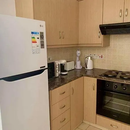 Apartment Beautiful 2 Bed Ground Floor With Pool *