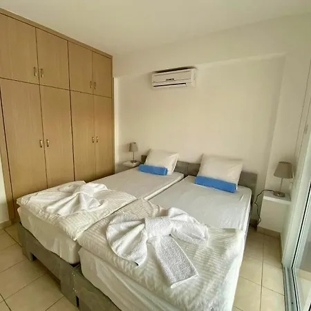 Beautiful 2 Bed Ground Floor With Pool Paralimni