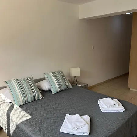 Beautiful 2 Bed Ground Floor With Pool Appartement