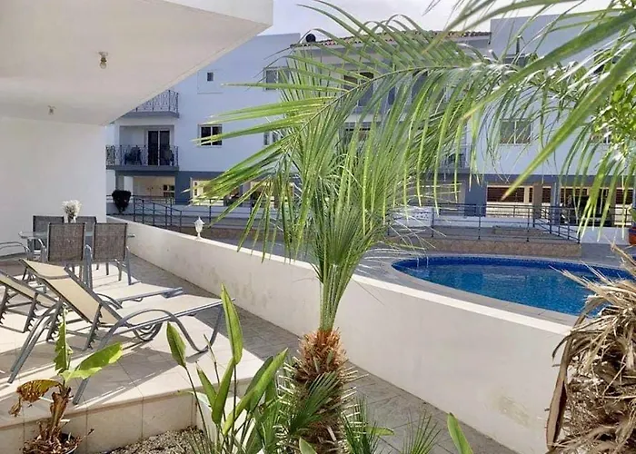 Beautiful 2 Bed Ground Floor With Pool * Paralimni