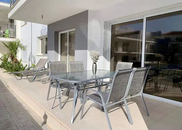 アパート Beautiful 2 Bed Ground Floor With Pool