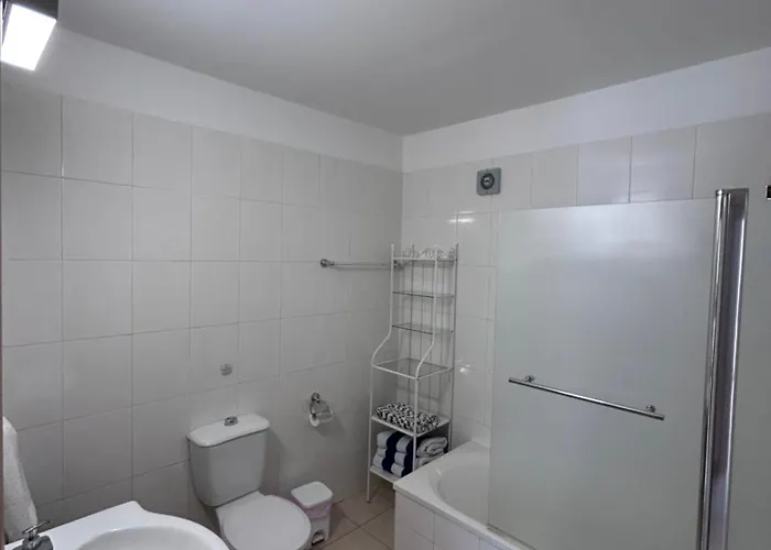 Beautiful 2 Bed Ground Floor With Pool アパート *