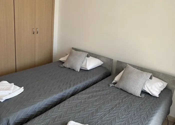 Beautiful 2 Bed Ground Floor With Pool Paralimni